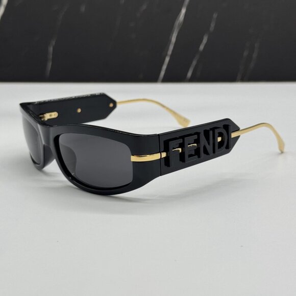 NEW FE40120I 01A FENDI SUNGLASSES SHINY BLACK WOMEN EYEWEAR FENDI - Picture 5 of 11